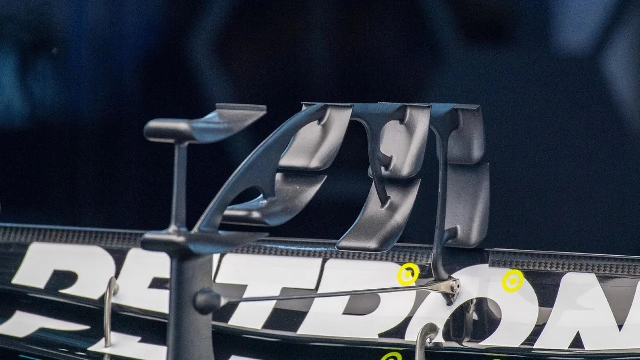 F1摩纳哥站取消直道模式车队后翼小翼片簇战术影响分析